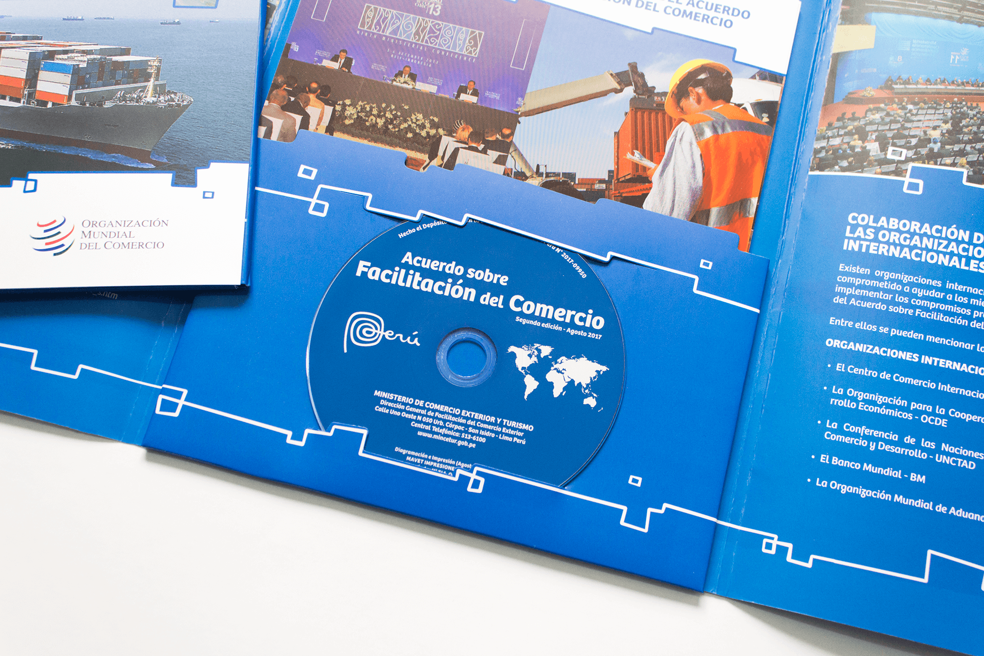 Brochure con DVD